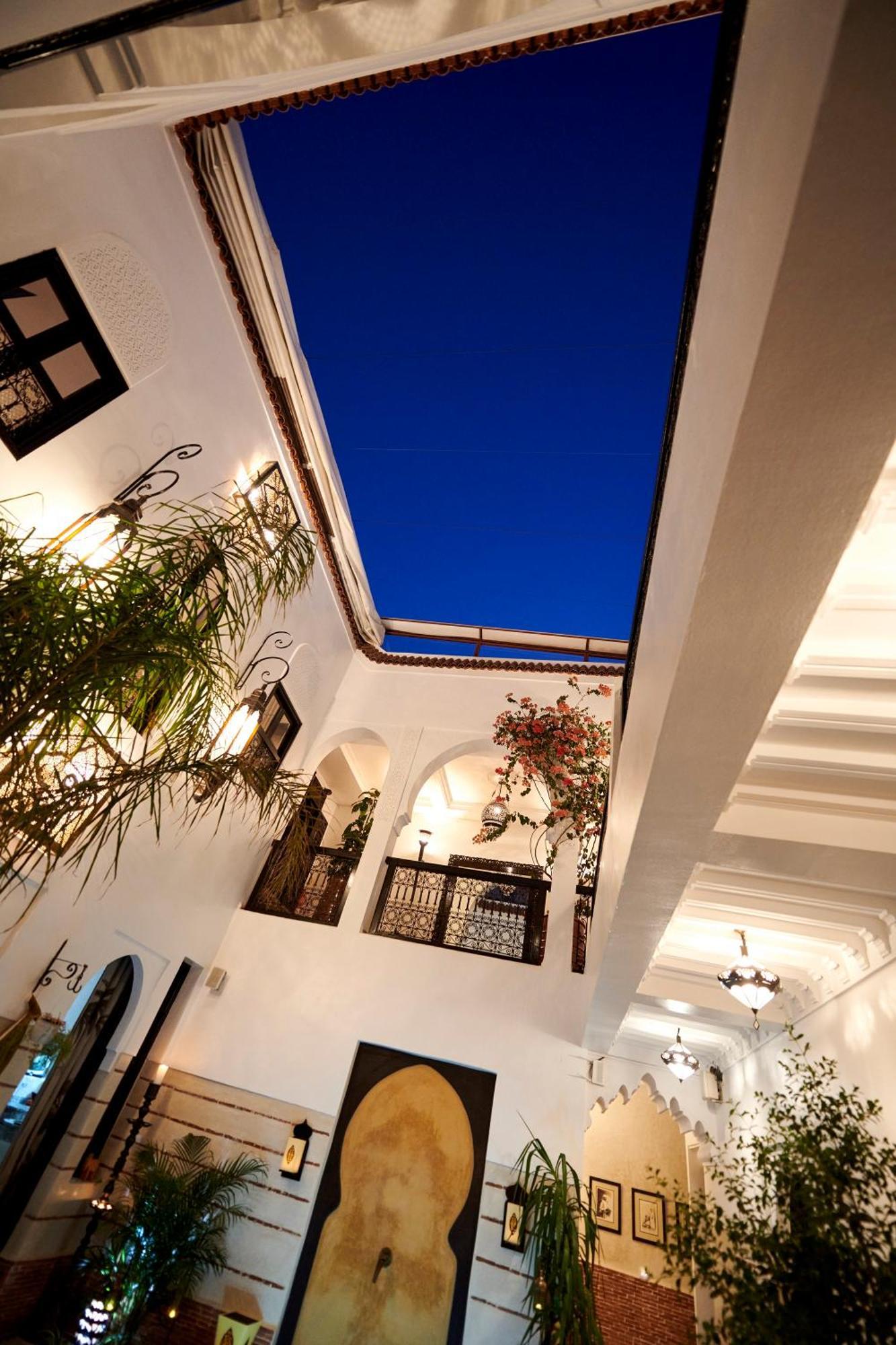 Riad Dar Amanza En Exclusivite Avec 4 Chambres Au Coeur De La Medina Marraquexe Exterior foto